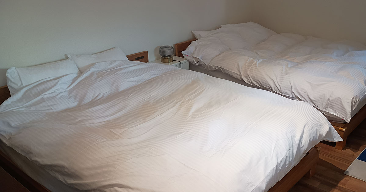 【柴犬のはなし】贅沢1棟貸し！ペット泊まれるコテージ「カレント志摩」レビュー｜スタジオ・ボウズ