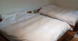 【柴犬のはなし】贅沢1棟貸し！ペット泊まれるコテージ「カレント志摩」レビュー｜スタジオ・ボウズ